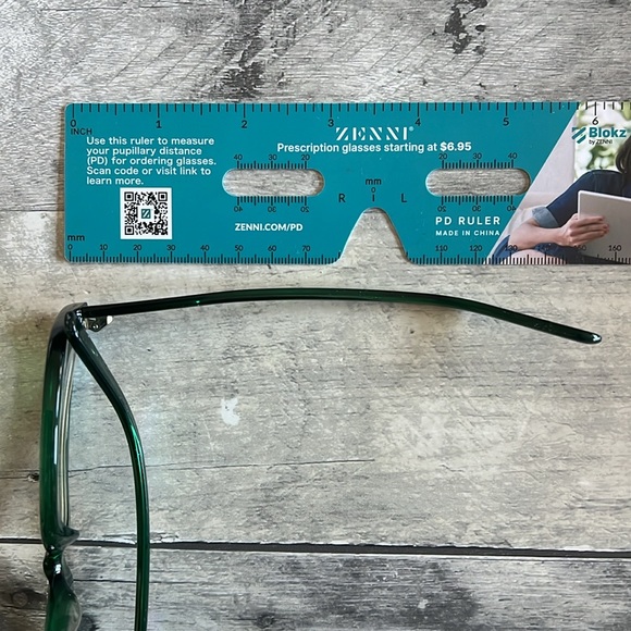 🆕 listing! Beautiful green cat-eye glasses - Picture 5 of 6